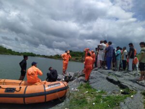 रांची: बंद खदान में नहाने गया युवक डूबा, एनडीआरएफ की टीम जुटी तलाश में
