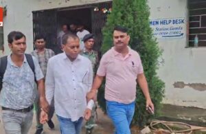 20 हज़ार रुपये घुस लेते प्रधान सहायक को एसीबी ने रंगेहाथ पकड़ा