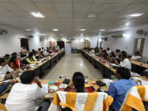 जिला परिषद सदस्यों ने उप विकास आयुक्त सह जिला परिषद सचिव को ज्ञापन देकर विरोध किया