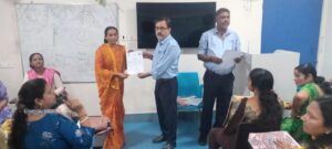 इंडियन वेलफेयर और इंडो डेनिस टूल रूम के संयुक्त तत्वावधान में मिथिला पेंटिंग और सिलाई कढ़ाई का प्रशिक्षण करने वाले 60 महिलाओं को दिया गया प्रमाण पत्र