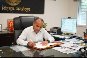 झारखंड सरकार द्वारा राखा खनन पट्टा विलेख (लीज डीड) का निष्पादन, राज्य सरकार की ओर से उपायुक्त ने किया विलेख पर हस्ताक्षर