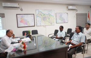 उपायुक्त ने जन शिकायत निवारण दिवस में सुनी नागरिकों की समस्याएं, प्राप्त आवेदनों पर समयबद्ध कार्रवाई हेतु पदाधिकारियों को किया गया निर्देशित