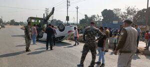 कांड्रा: अनियंत्रित कार पलटी। जानमाल की कोई क्षति नही