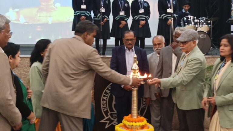 केरला समाजम मॉडल स्कूल में कक्षा 12वीं के विद्यार्थियों का भव्य दीक्षांत समारोह आयोजित, बच्चो को दिये गए प्रमाण पत्र व स्मृति चिन्ह