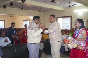 एमबीएनएस इंस्टिट्यूट ऑफ एजुकेशन में बीएड के नए सत्र के छात्रों के लिए आयोजित की गई फ्रेशर पार्टी। गर्मजोशी से किया गया नए छात्रों का स्वागत