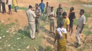 नीमडीह : बामनी गांव में तलाब के किनारे महिला के शव मिलने से इलाके में सनसनी। पुलिस पहुची मौके पर
